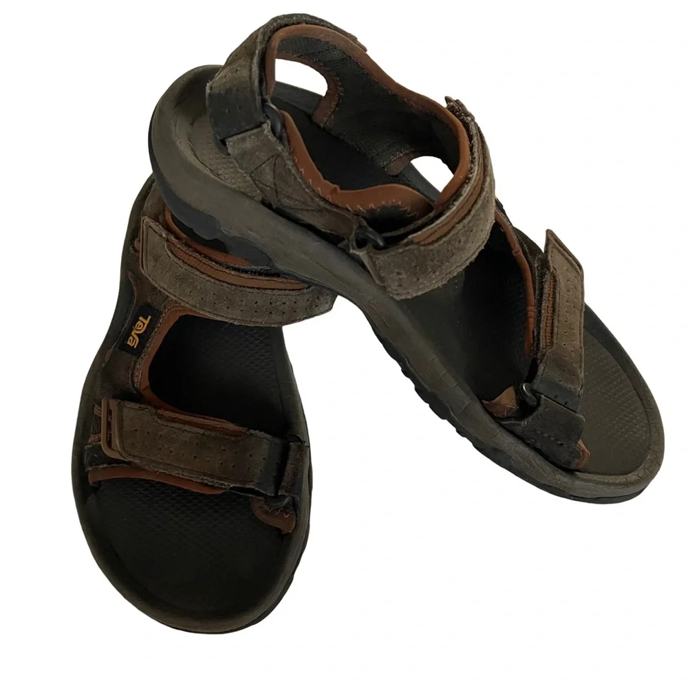 TEVA Men’s Brown suede Hudson sandals Size 7. Nice